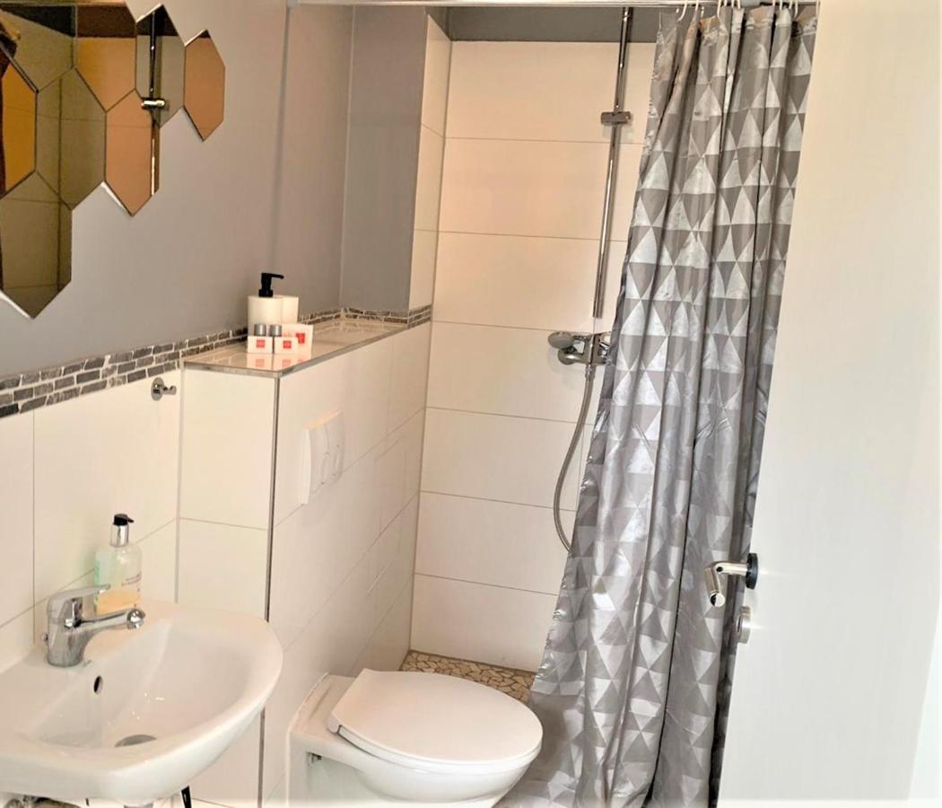 Apartment Voll Moebeliert Mit Balkon ברמן מראה חיצוני תמונה