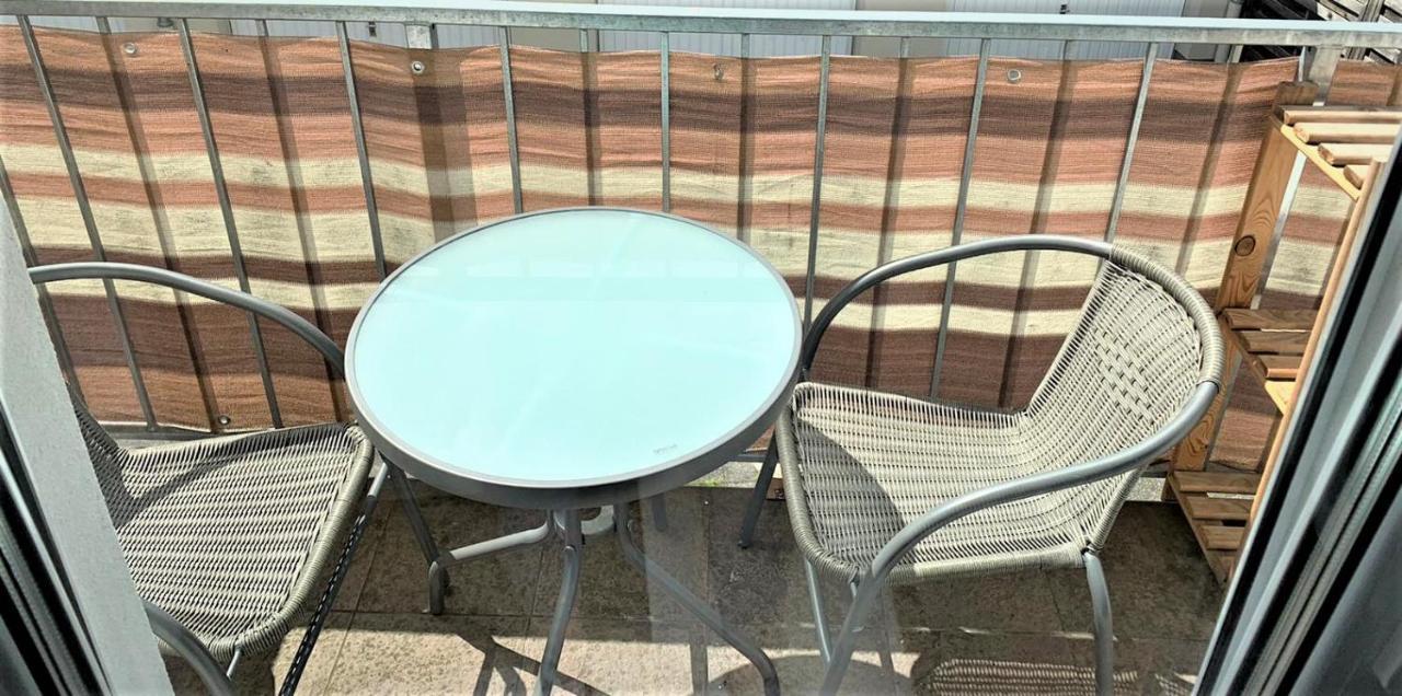 Apartment Voll Moebeliert Mit Balkon ברמן מראה חיצוני תמונה